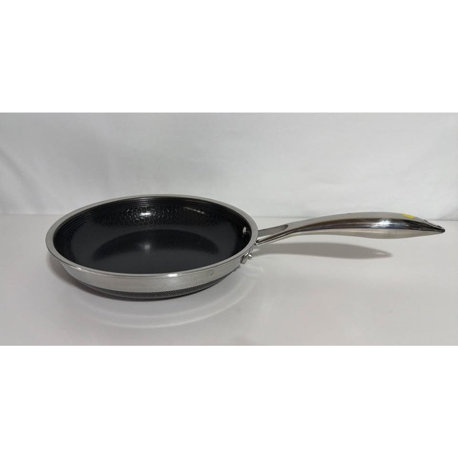 HexClad 8” Frying Pan - Like New with Cosmetic Flaws