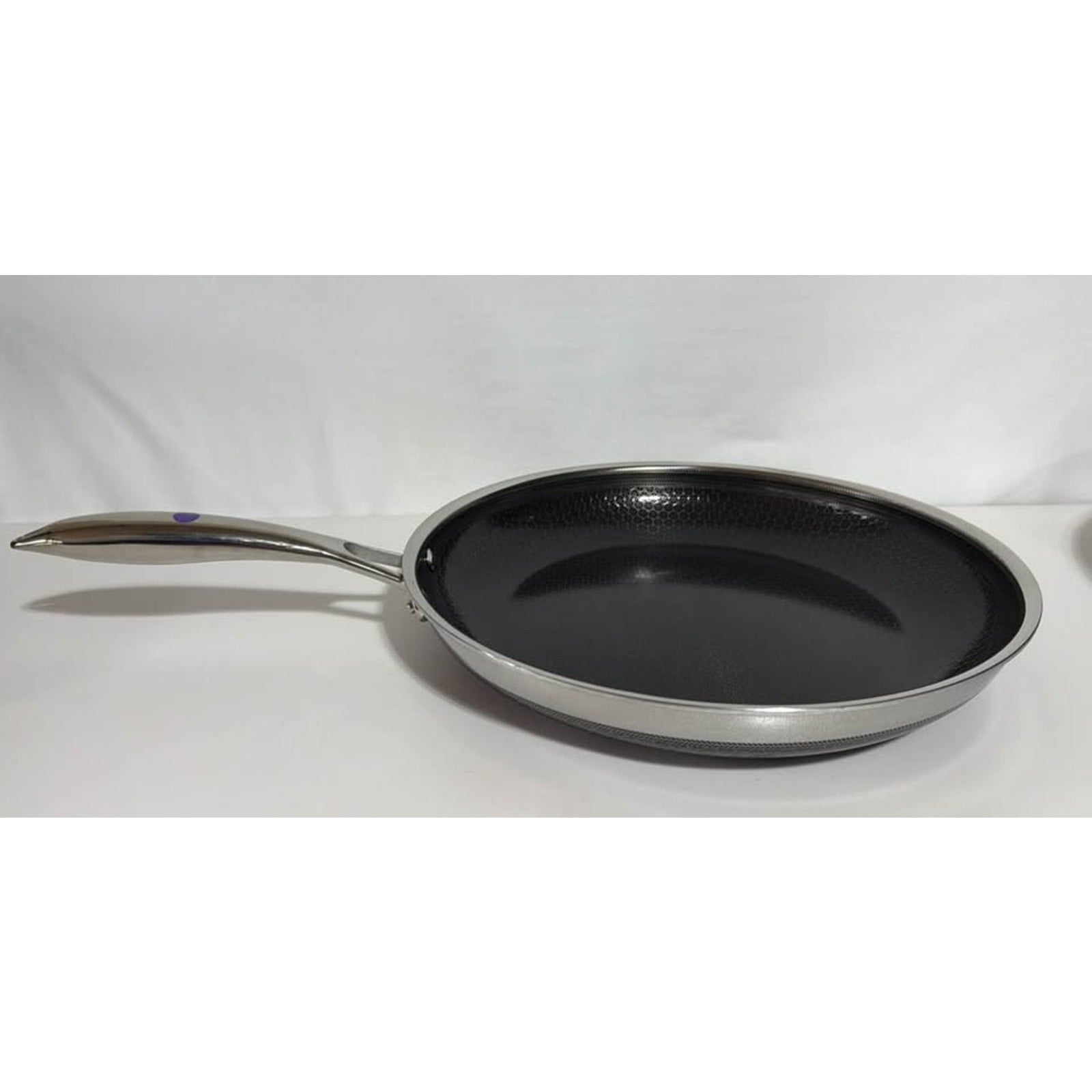 HexClad 12” Frying Pan - Like New with Cosmetic Flaws